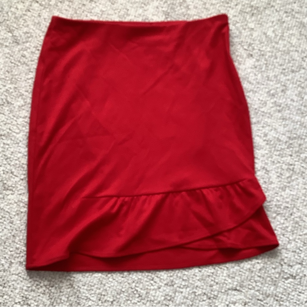 EUC The Limited Cherry Christmas Red Ruffle Flounce Skirt 8